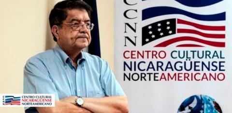Sergio Ramírez, le fondateur du MRS, s'exprimant au Centre Culturel Nicaraguayen-Nordaméricain , un organisme soutenu par le gouvernement américain, en 2016